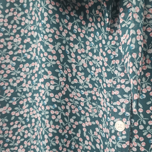LOFT • Garden Floral Blouse - Picture 4 of 9